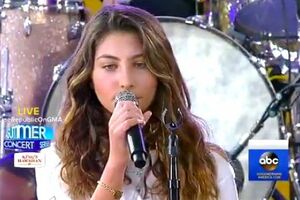 Ćerka Krisa Kornela otpjevala pjesmu "Haleluja" u čast njenog oca...