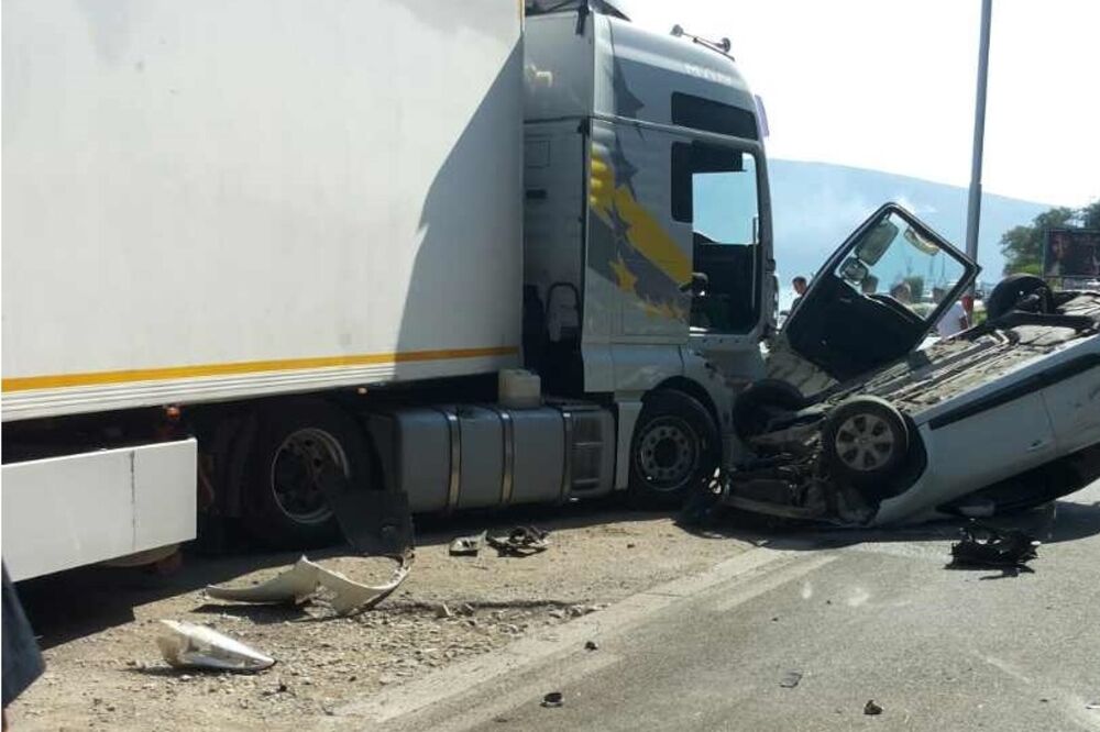 saobraćajna nezgoda, sudar, Bijela, Foto: Slavica Kosić