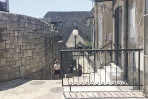 Herceg Novi: Vlast će ukloniti željeznu ogradu?