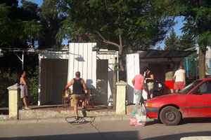 Optužbe za selektivno uklanjanje štandova u Sutomoru