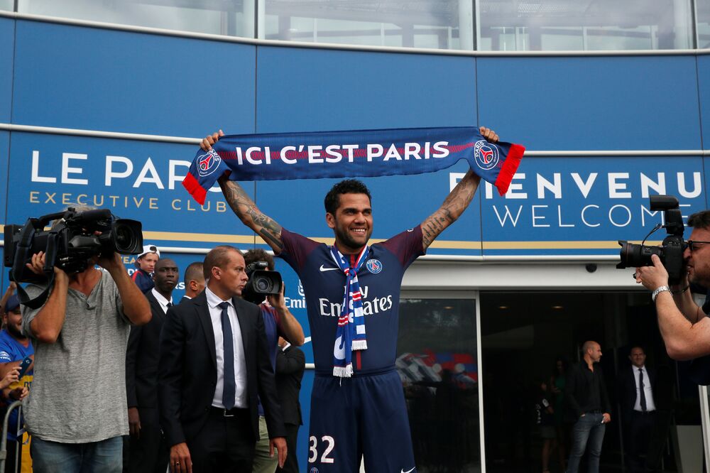 Dani Alveš, Foto: Reuters