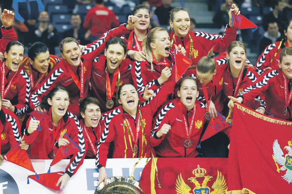 Rukometašice Crne Gore Beograd 2012., Foto: Reuters
