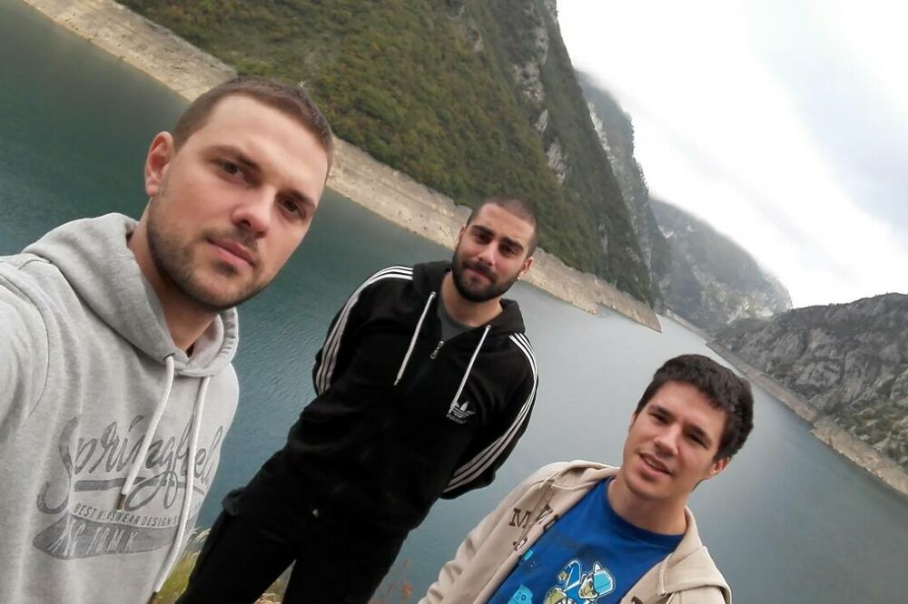 Zoon Politikon, Foto: Privatna arhiva