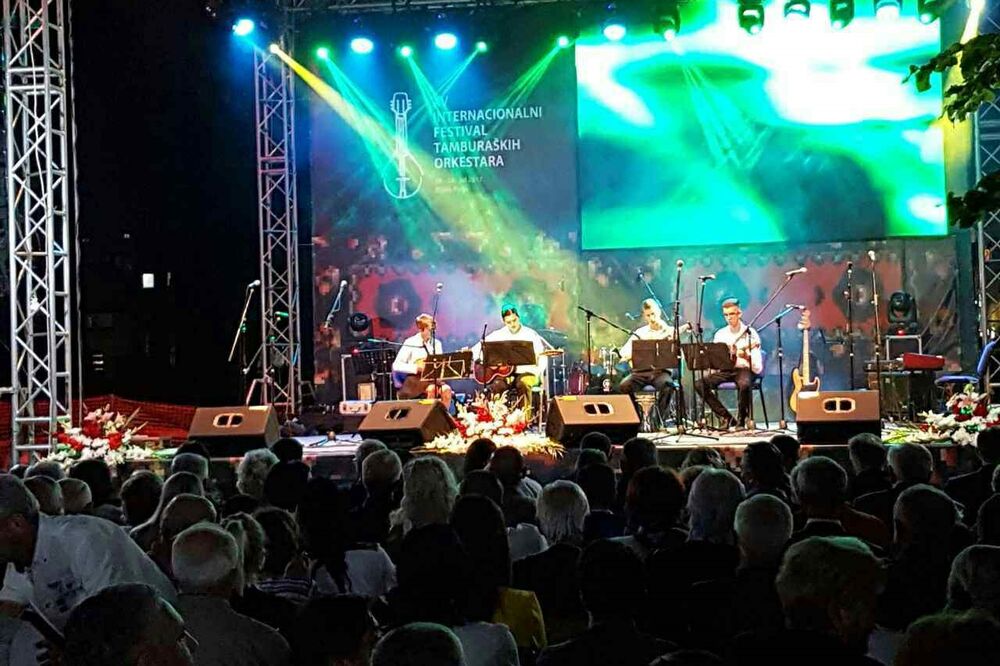 Tamburaši, Festival tamburaških orkestara, Foto: Jadranka Ćetković