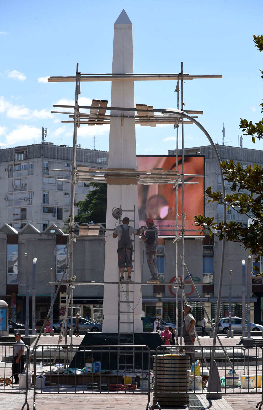 Spomenik Mirku Petroviću