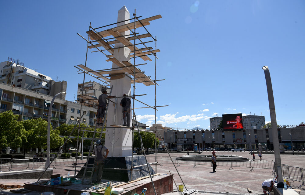 Spomenik Mirku Petroviću