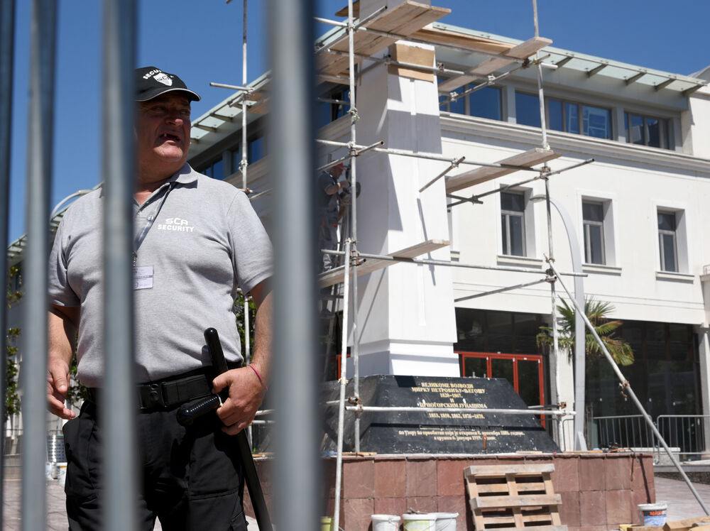 Spomenik Mirku Petroviću