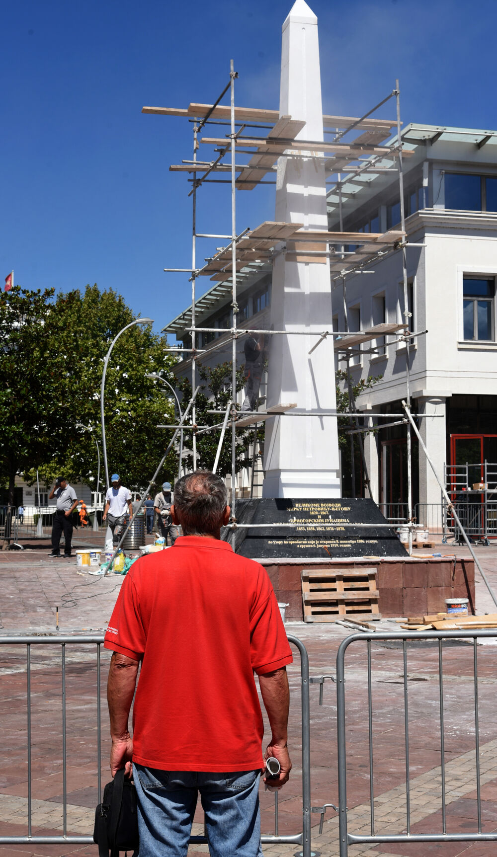 Spomenik Mirku Petroviću