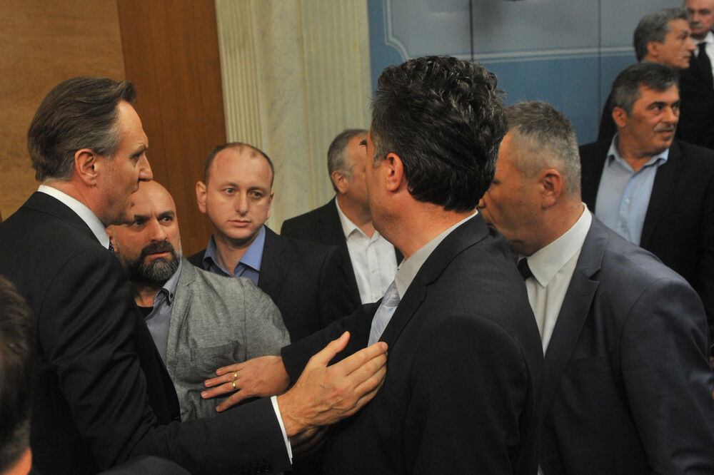 Skupština, incident, Foto: Savo Prelević