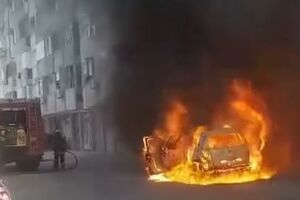 Podgorica: U požaru uništeno vozilo, vatra prijetila da zahvati i...