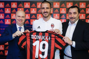 Bonući se osjeća čudno u dresu Milana: Tim će moći da se osloni na...