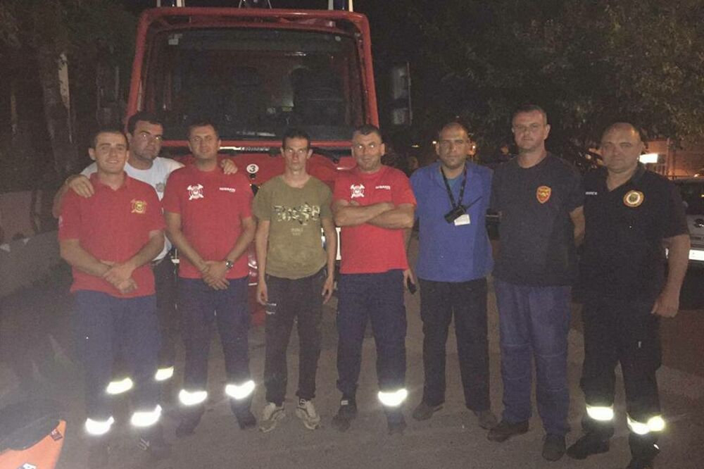 Stefan Kašćelan, Vatrogasci, Foto: Siniša Luković