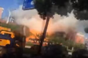 UZNEMIRUJUĆI VIDEO Kina: Eksplozija u restoranu, dvije osobe...