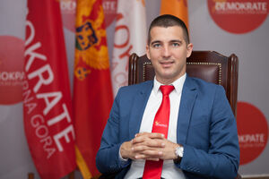 Bečić: DPS ne može uvesti Crnu Goru u EU