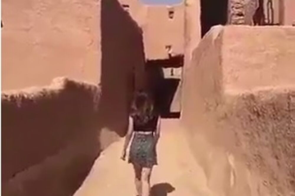 Mini suknja Saudijka, Foto: Twitter