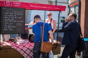 Kafa, kapućino i čokoladice koje se plaćaju dobrim djelom