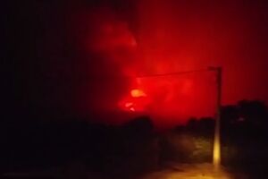 Dramatičan snimak: Ovako su turisti bježali od požara na Veslu