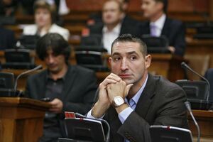 Srbija: Bivši ministar osuđen na tri i po godine zatvora