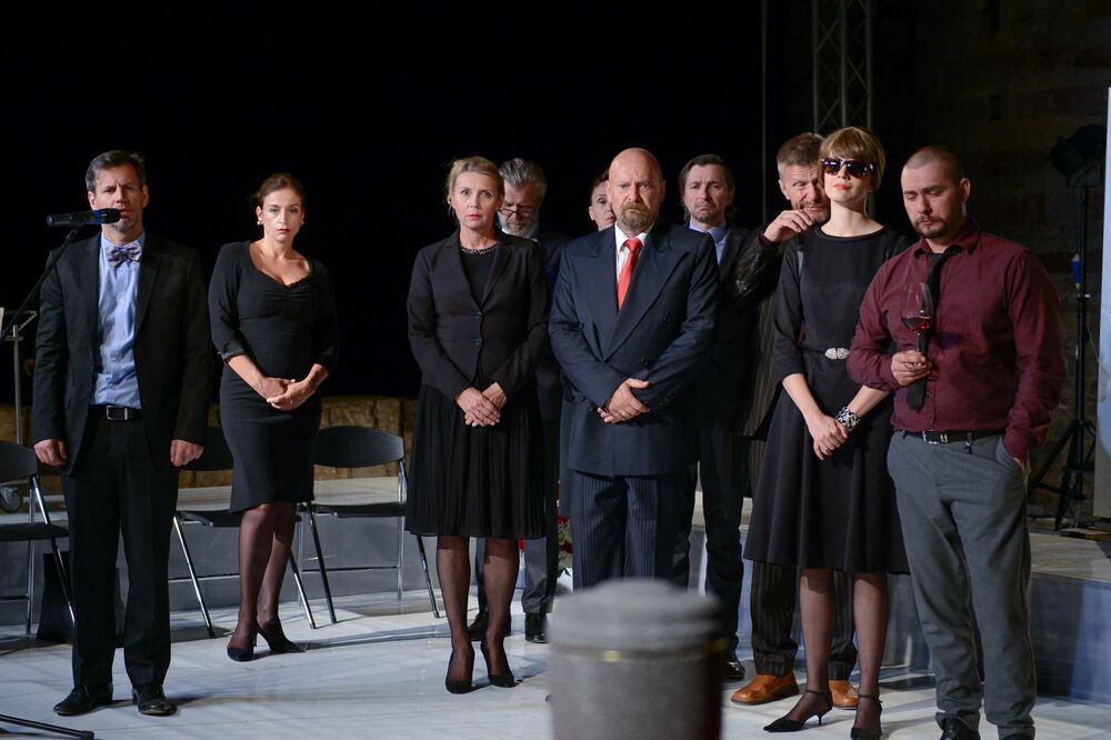 Ožalošćena porodica Grad teatar Budva, Foto: Miloš Ćetković