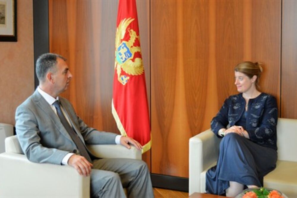 Alison Kemp, Kenan Hrapović, Foto: Ministarstvo zdravlja