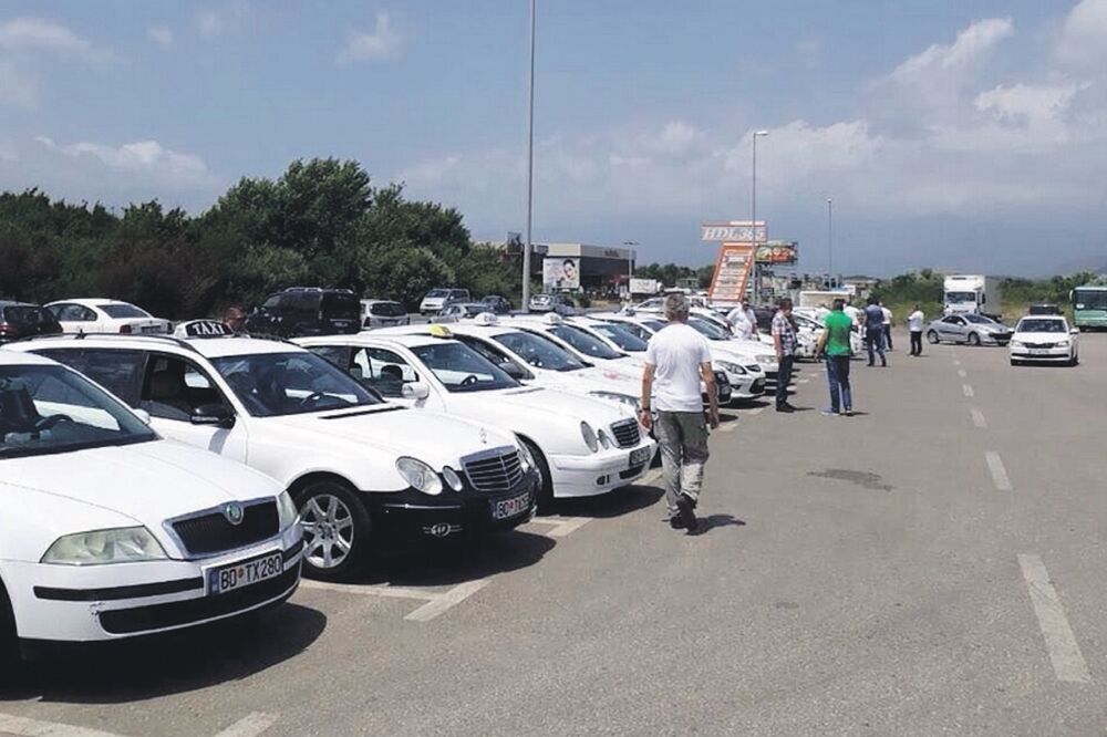 Taksisti Budva, Foto: Vuk Lajović