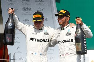 Hamilton: Botas je zaslužio dugoročan ugovor sa Mercedesom