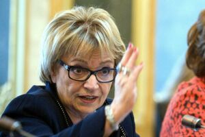 Pak: Han da zaustavi nedostojno ponašanje predsjednika crnogorskog...