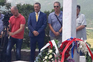 Delegacija Opštine Budva položila vijenac na Spomen obilježje