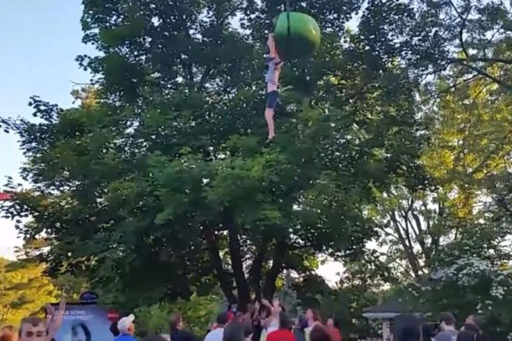 Djevojčica, žičara, Foto: Screenshot (YouTube)