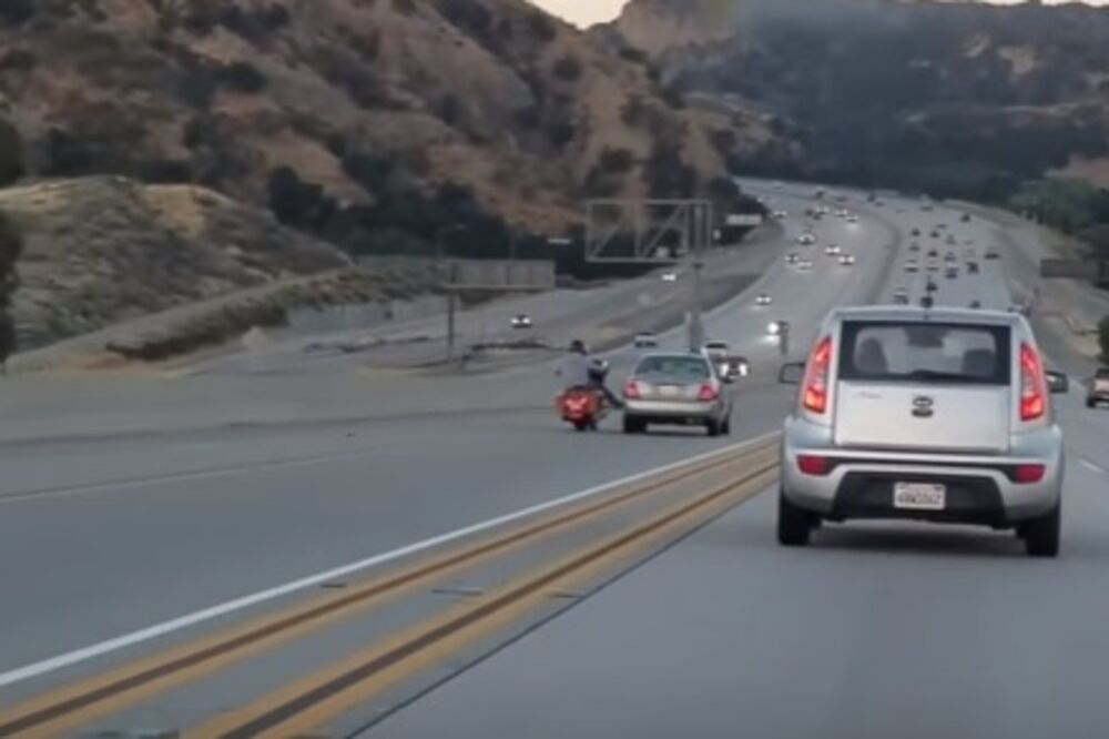 Motociklista, Foto: Screenshot (YouTube)