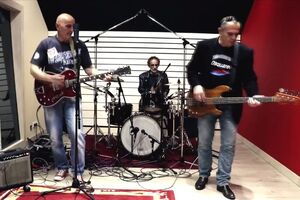 Poslušajte novi singl benda "Crna dama"