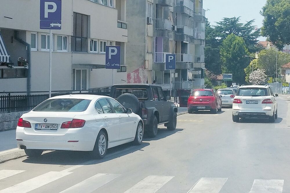 parking sistem tivat, Foto: Siniša Luković