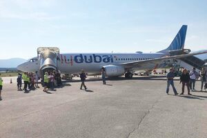 Priganice i folklor za 170 Arapa iz prvog aviona iz Dubaija