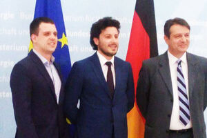 Abazović sa poslanicima Bundestaga: Novi izbori rješavaju krizu