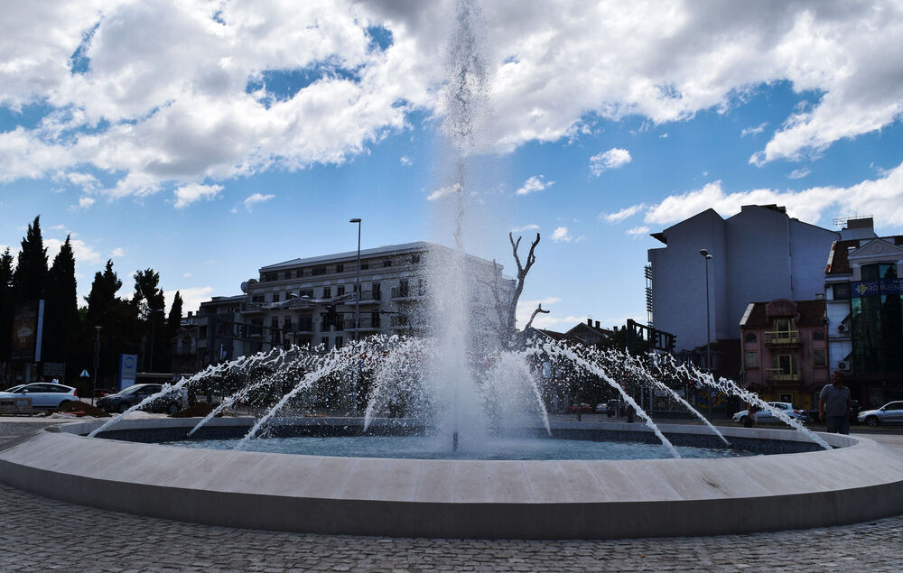 Trg Argentina, fontana