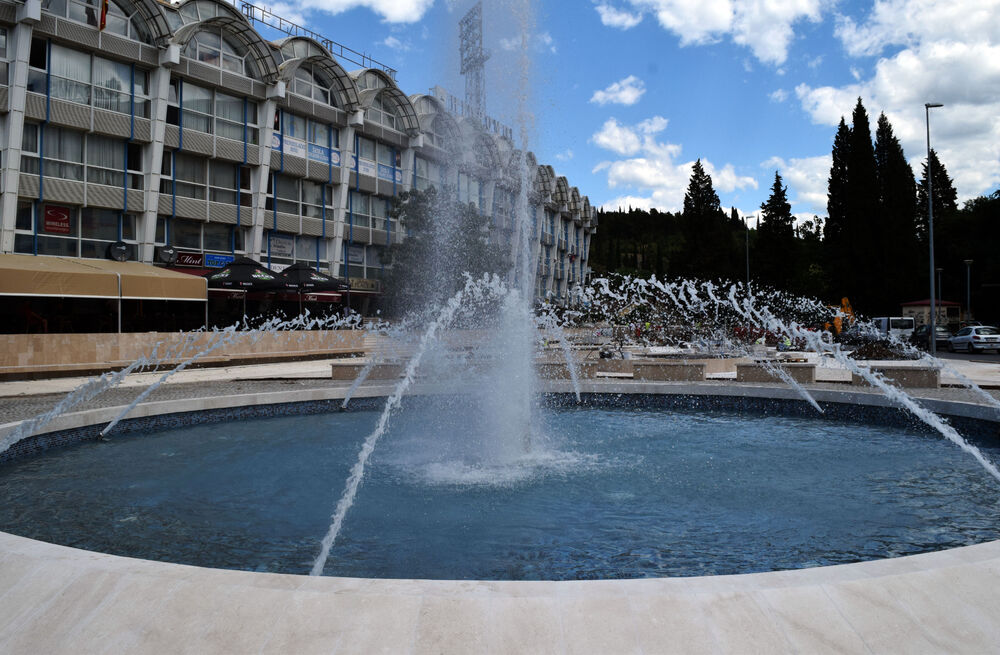 Trg Argentina, fontana