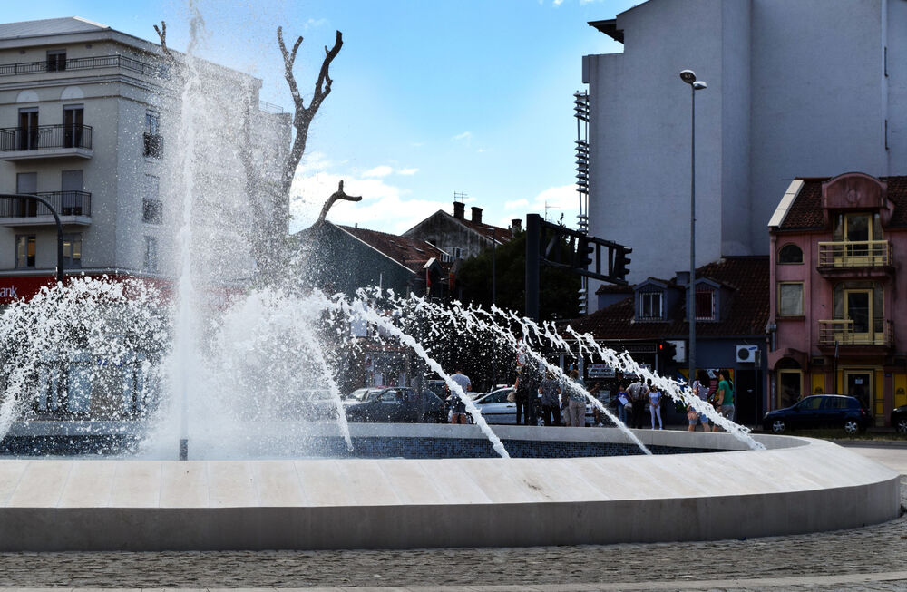 Trg Argentina, fontana