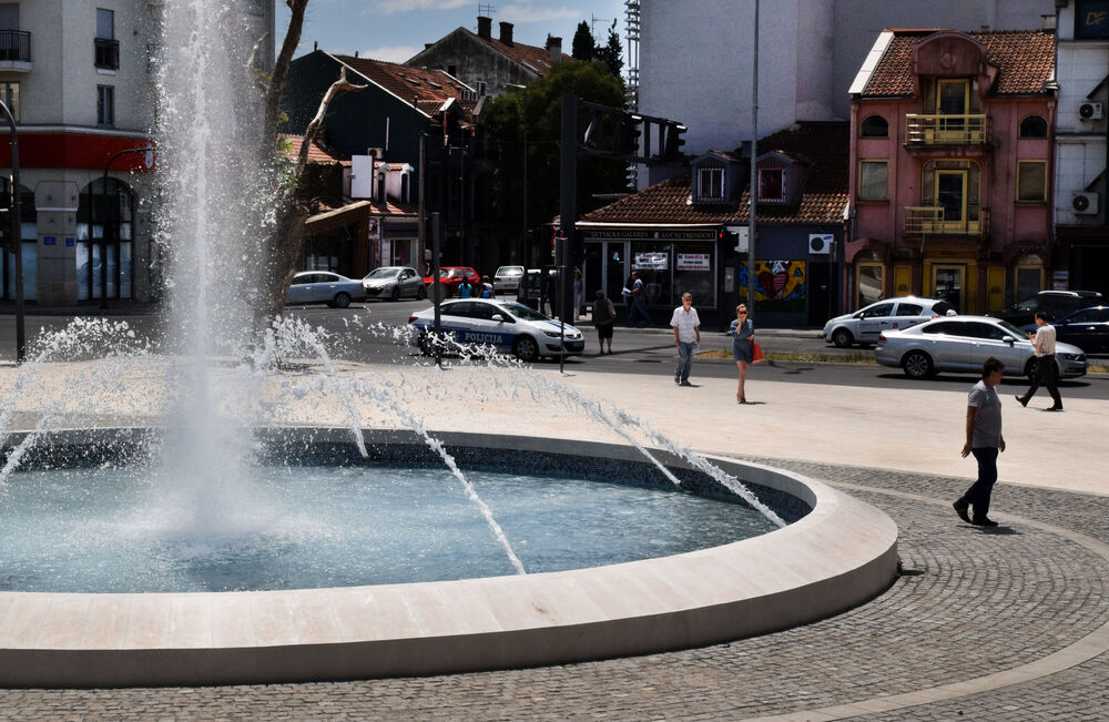 Trg Argentina, fontana