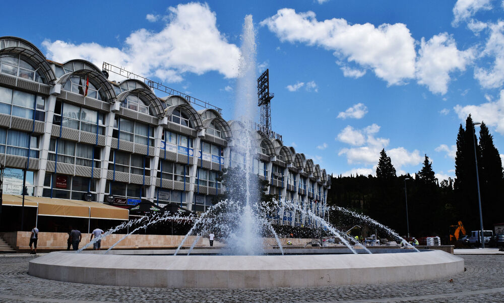 Trg Argentina, fontana