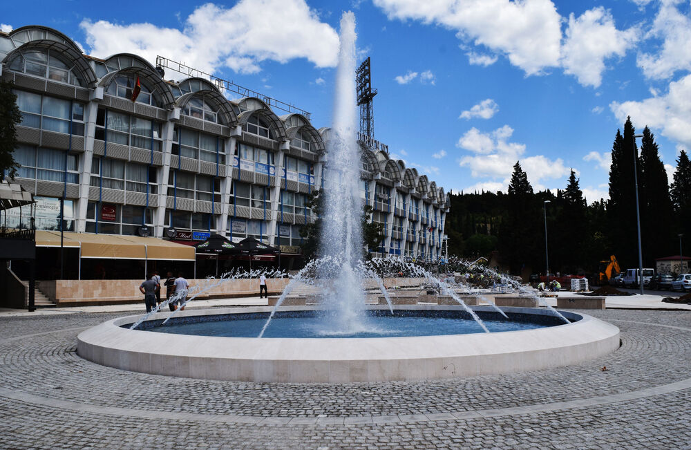 Trg Argentina, fontana