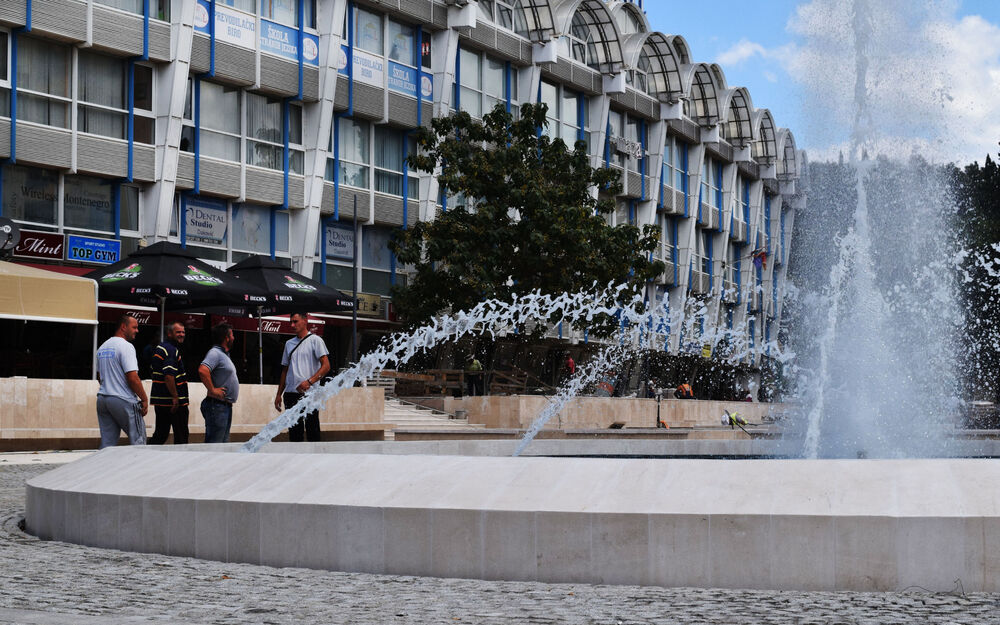 Trg Argentina, fontana