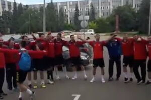 Pjesma "lavova" u Moskvi: Niđe nebo nije plavo kao iznad Crne Gore