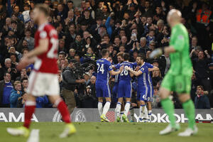 Čelsi na startu sa Barnlijem, derbiji već od 2. kola