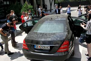 Luksuzno vozilo plaćeno skoro 600.000 eura kupilo prašinu u garaži