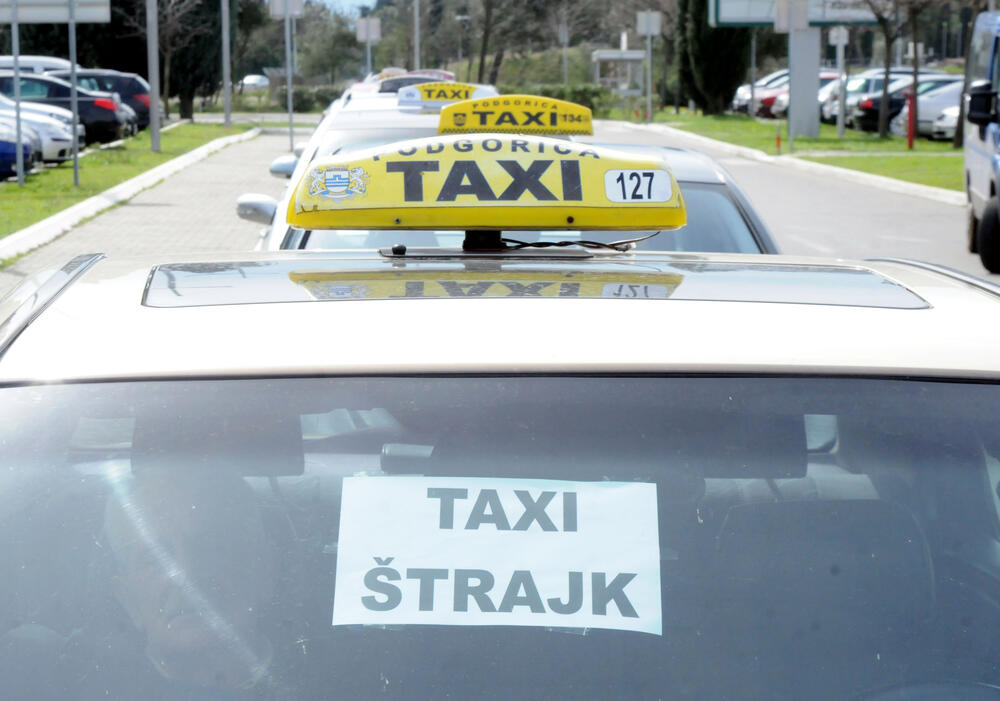 Taksisti, protestna vožnja Podgorica