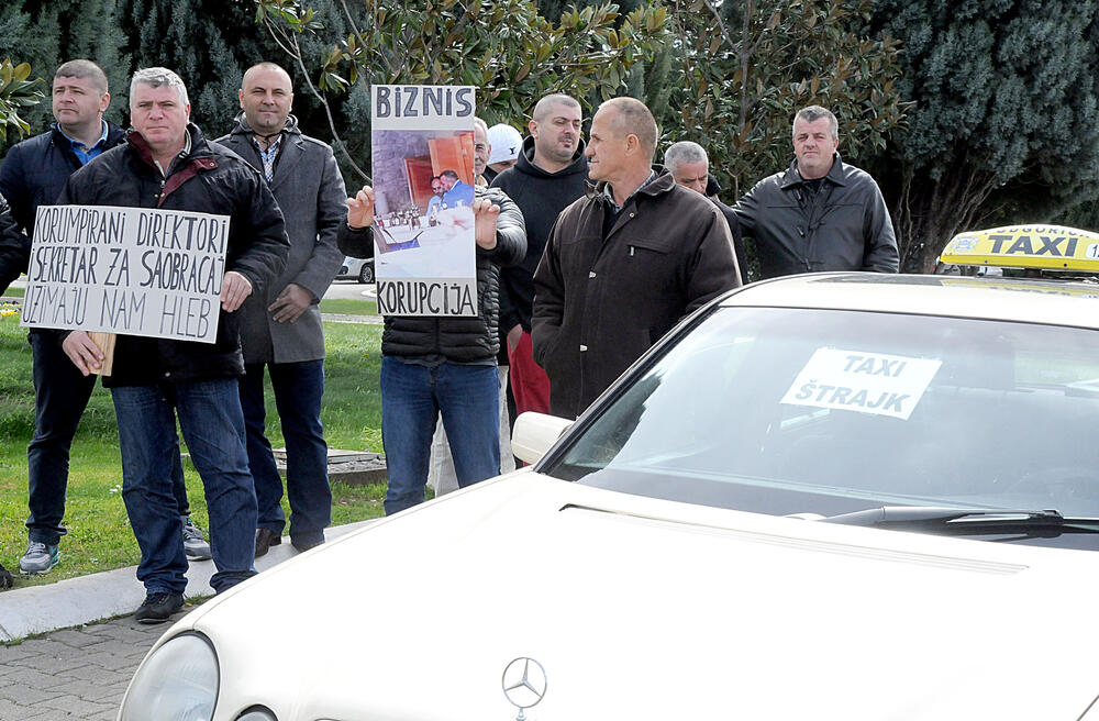 Taksisti, protestna vožnja Podgorica