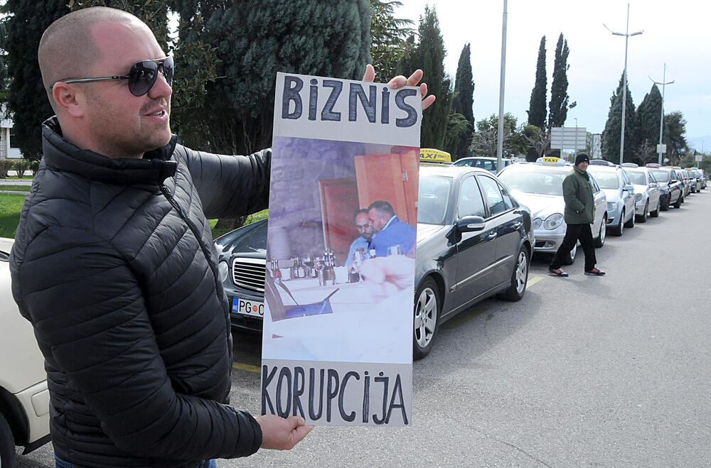 Taksisti, protestna vožnja Podgorica