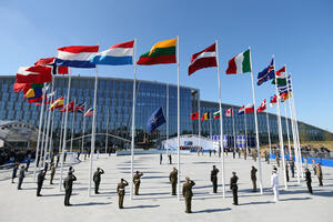 Zastava Crne Gore od danas će vijoriti ispred sjedništa NATO u...