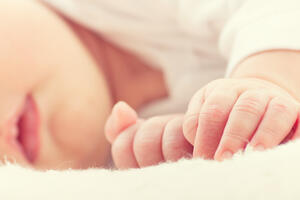Bijeli šum: Zašto ga bebe vole i je li siguran za uspavljivanje?