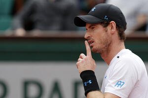 Marej slavio u tri seta protiv Del Potra , siguran i Vavrinka